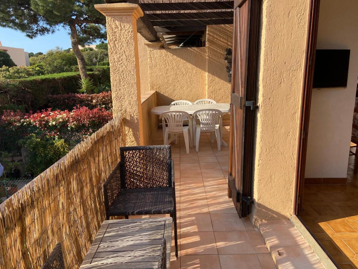 Appartement De Vacances Au Calme Absolu, Vue Mer. Saint Aygulf Exteriör bild